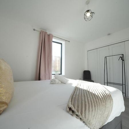 Ealing Broadway Great Stay 7-Minute Walk From The Underground Exterior photo