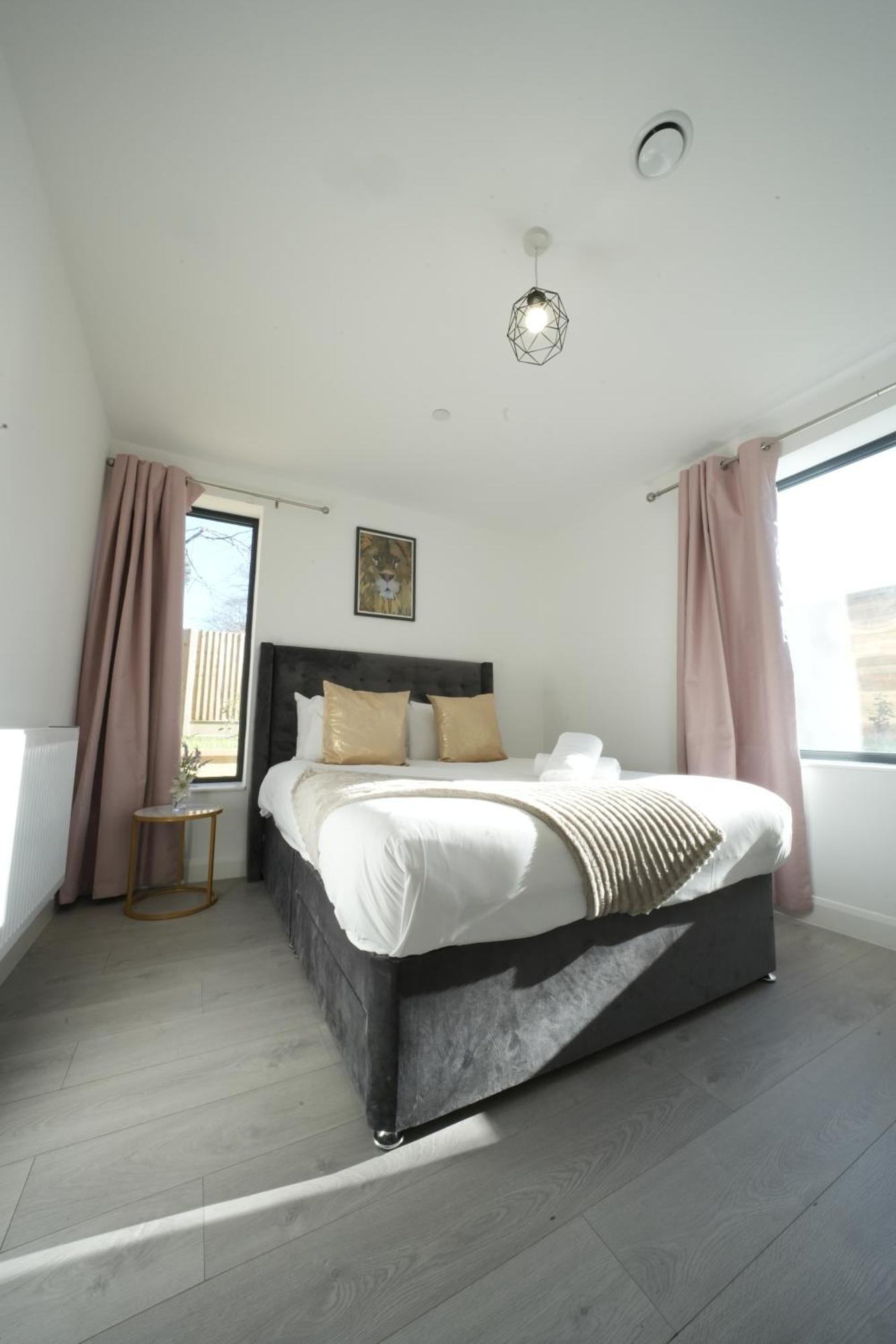 Ealing Broadway Great Stay 7-Minute Walk From The Underground Exterior photo