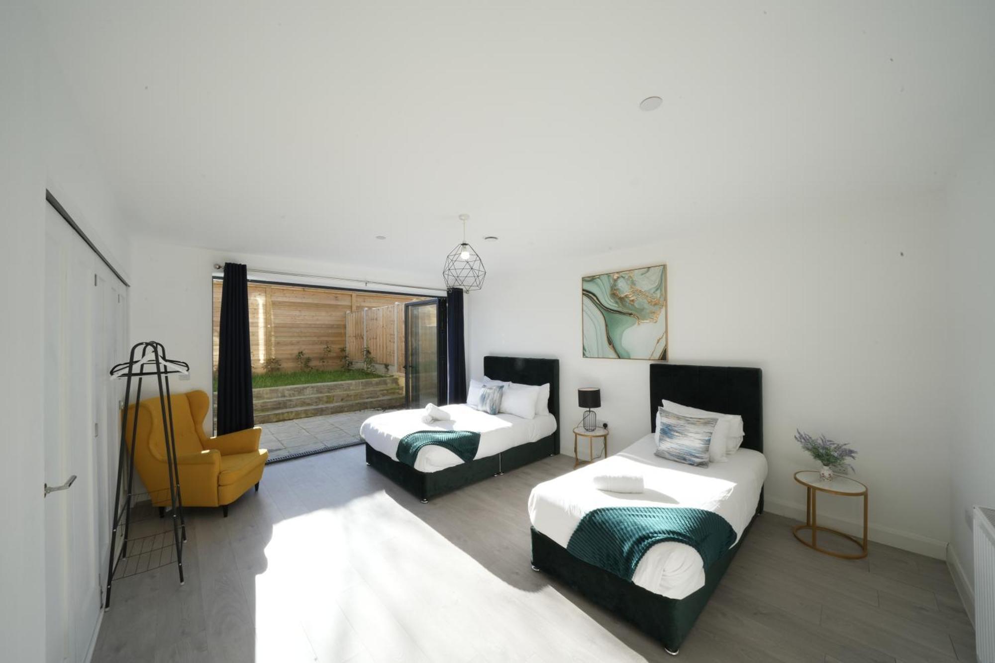 Ealing Broadway Great Stay 7-Minute Walk From The Underground Exterior photo