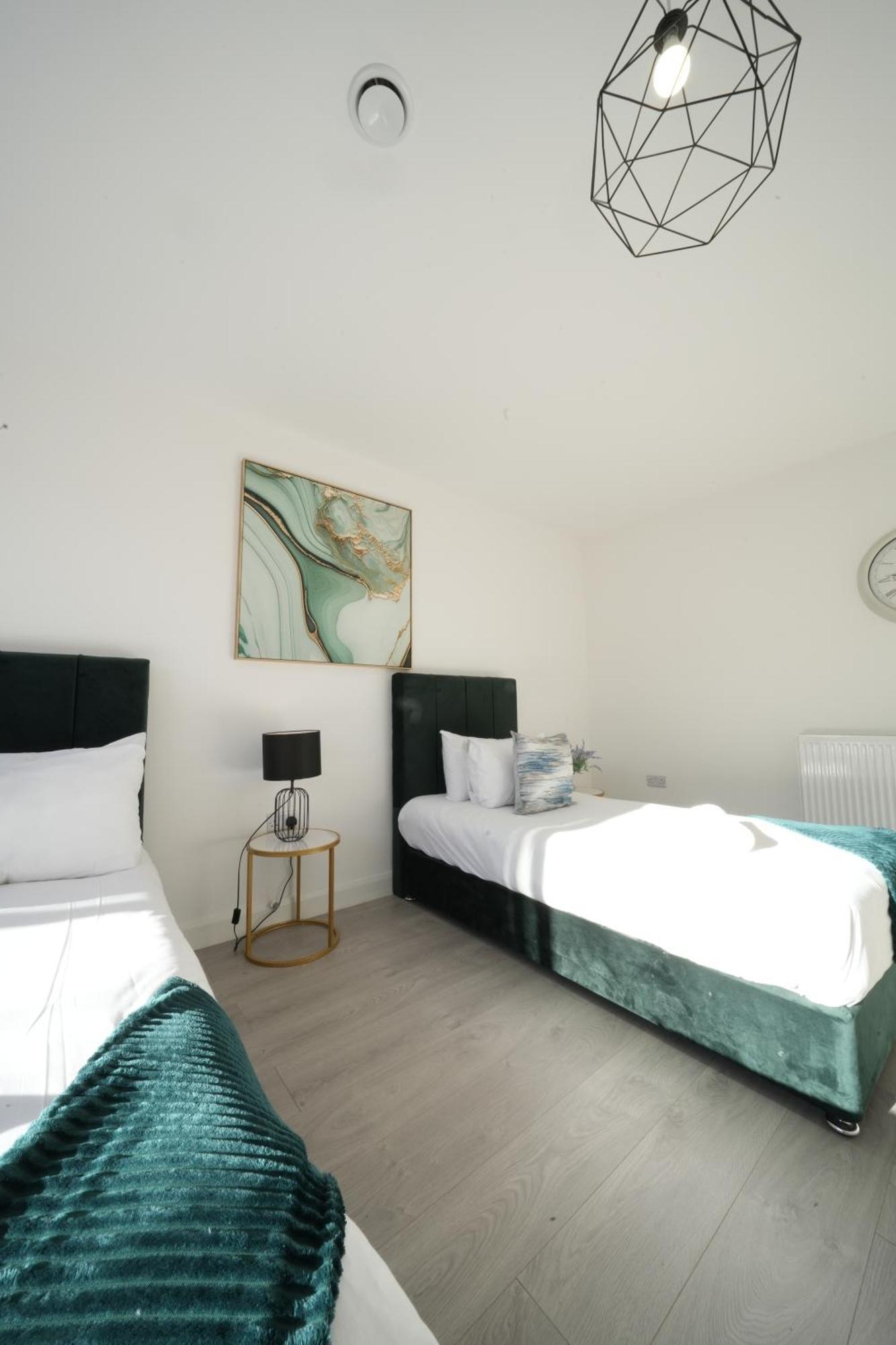 Ealing Broadway Great Stay 7-Minute Walk From The Underground Exterior photo