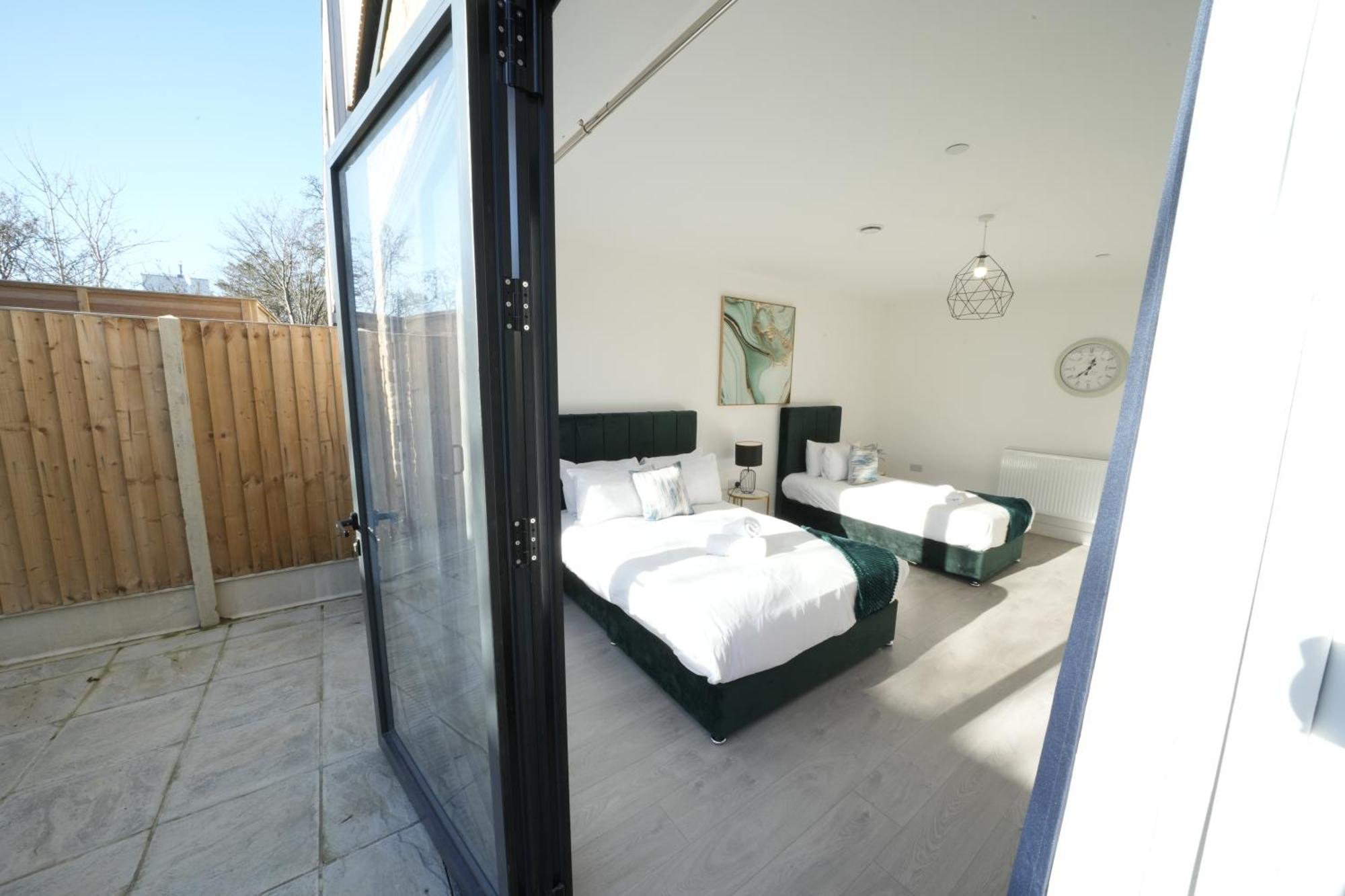Ealing Broadway Great Stay 7-Minute Walk From The Underground Exterior photo