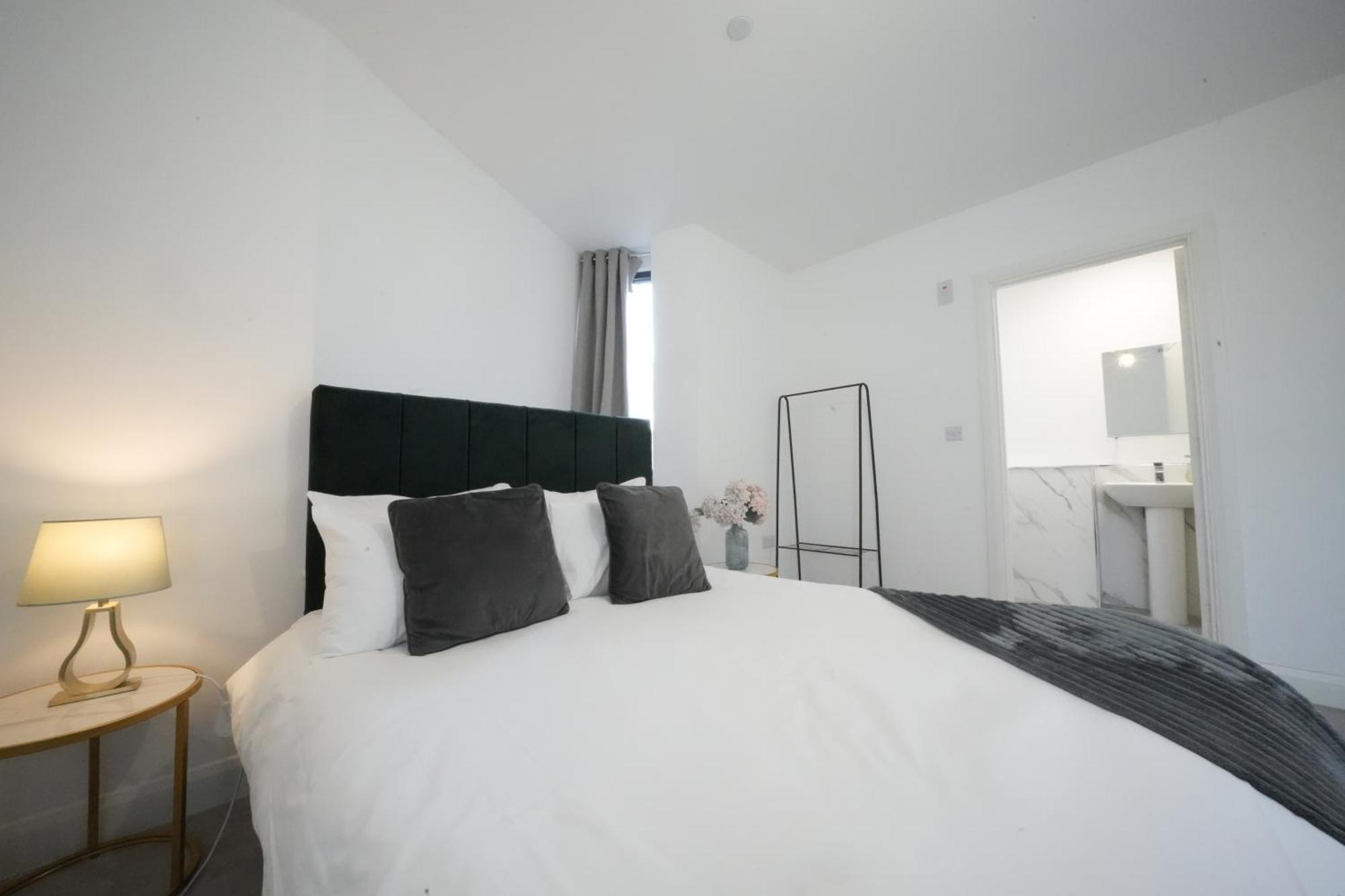 Ealing Broadway Great Stay 7-Minute Walk From The Underground Exterior photo