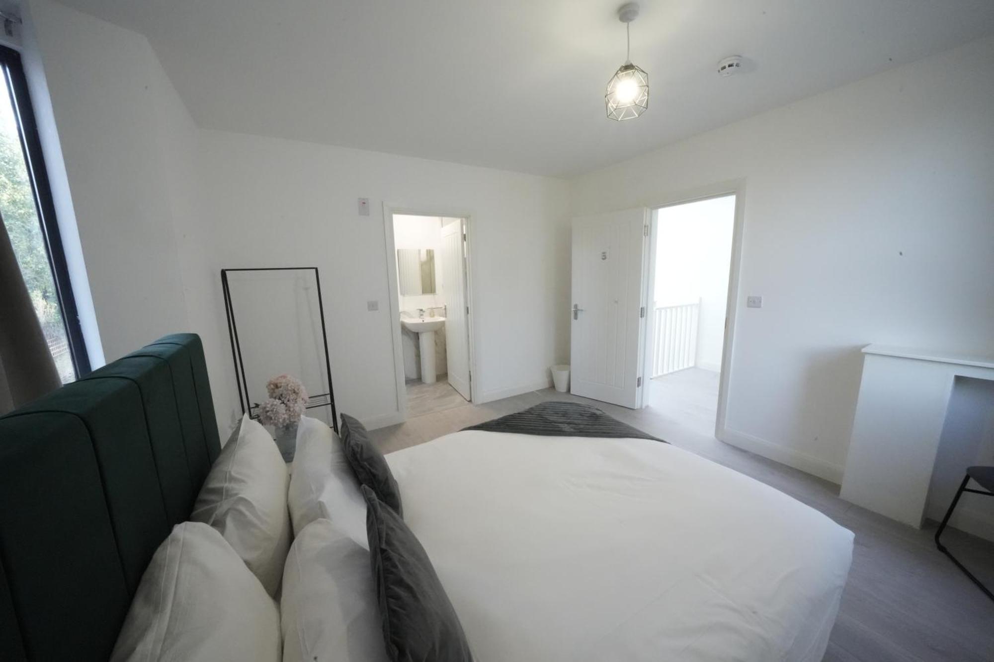 Ealing Broadway Great Stay 7-Minute Walk From The Underground Exterior photo